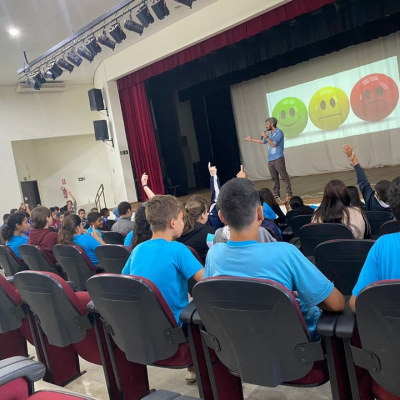 Ação do bem estar emocional é realizada a estudantes da rede estadual